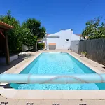 Сasa de vacaciones Laranjeira - House With Private Garden And Pool