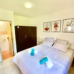 Сasa de vacaciones Laranjeira - House With Private Garden And Pool