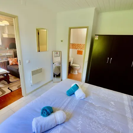 Casa de Férias Laranjeira - House With Private Garden And Pool