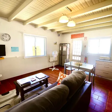 Laranjeira - House With Private Garden And Pool 펜션 *