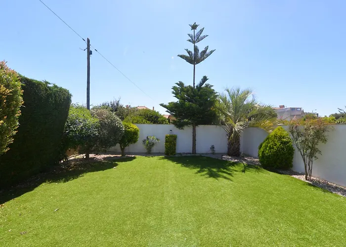 Laranjeira - House With Private Garden And Pool