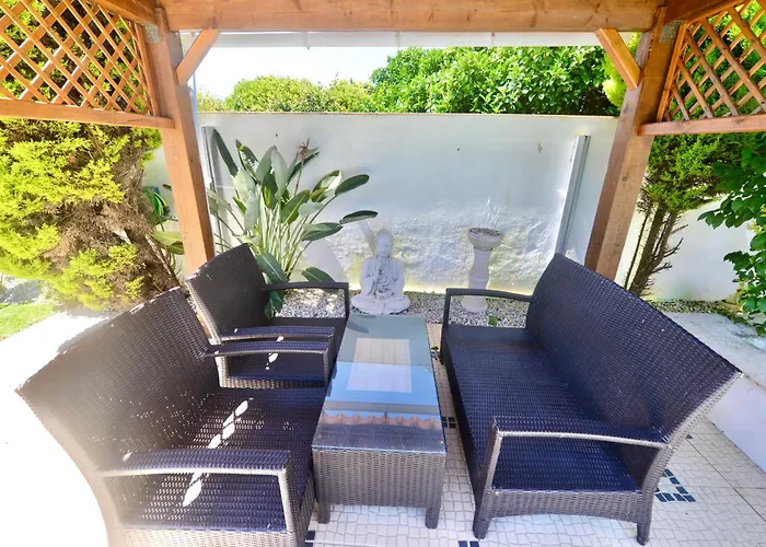 Laranjeira - House With Private Garden And Pool 펜션 *