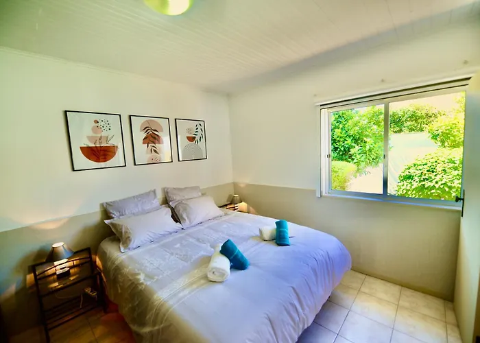 Laranjeira - House With Private Garden And Pool Alfeizerão