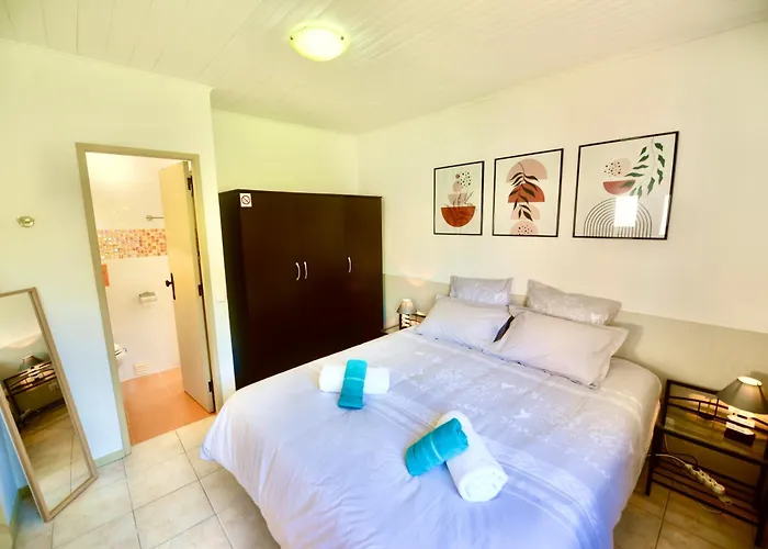 펜션 Laranjeira - House With Private Garden And Pool